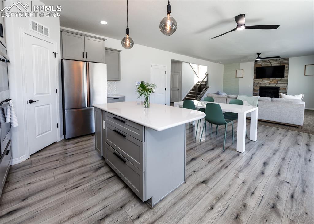 Image 24 of 50: Kitchen