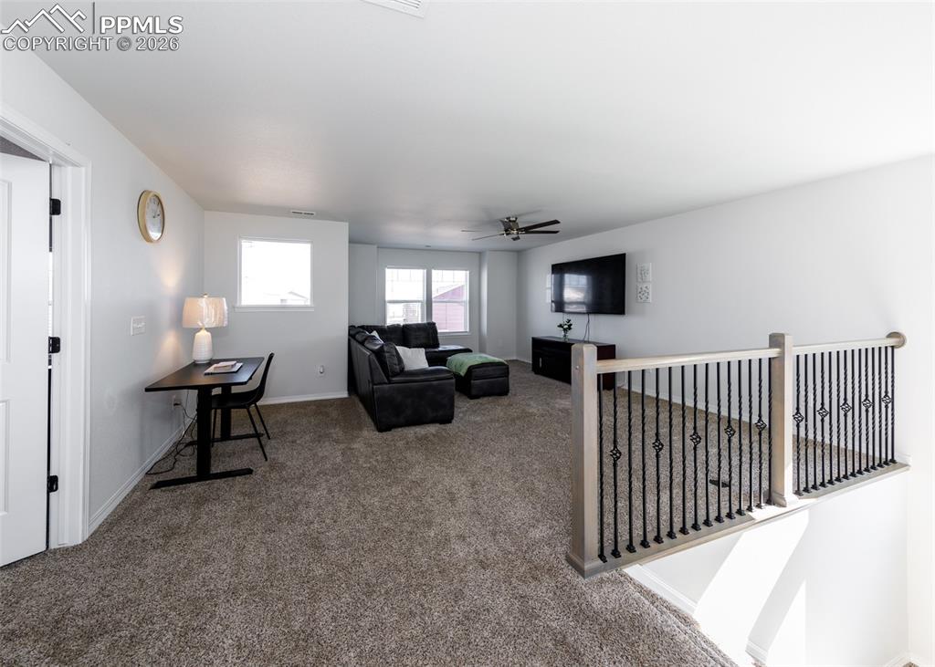 Image 26 of 50: Living Room