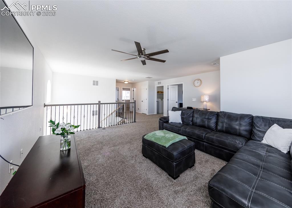 Image 28 of 50: Living Room