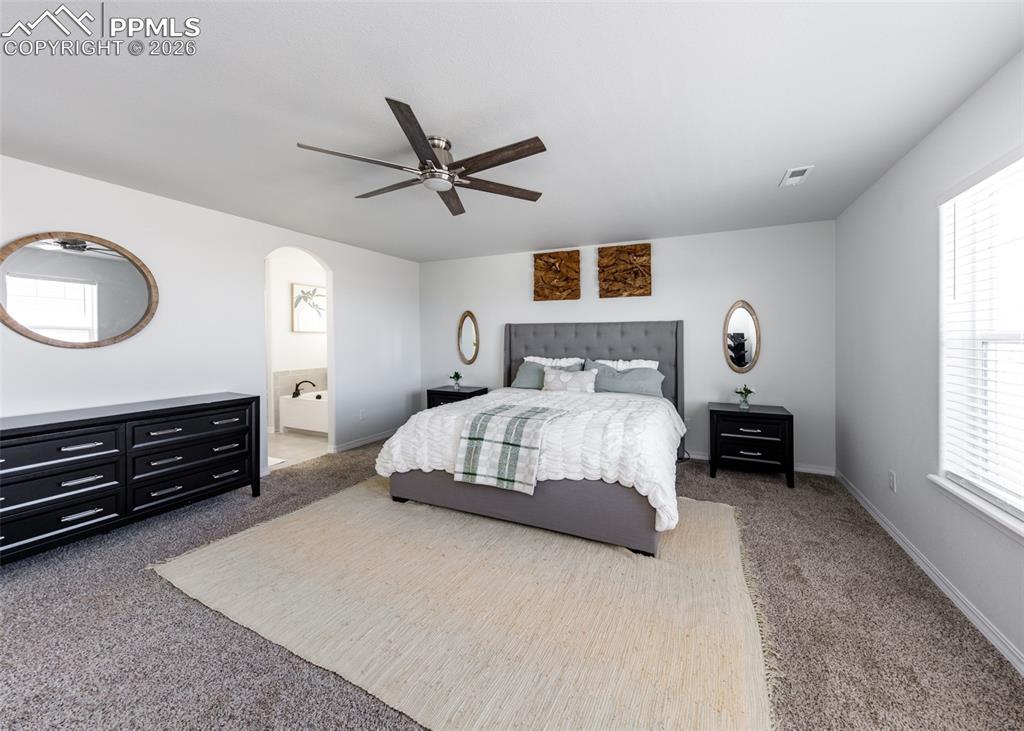 Image 30 of 50: Bedroom