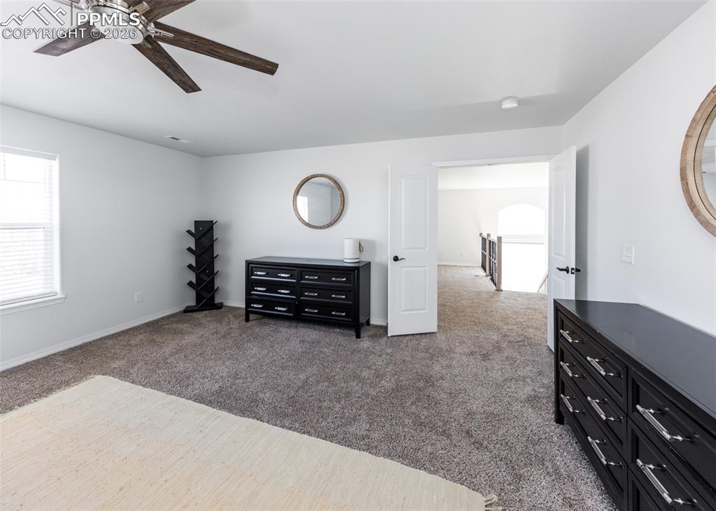 Image 31 of 50: Bedroom