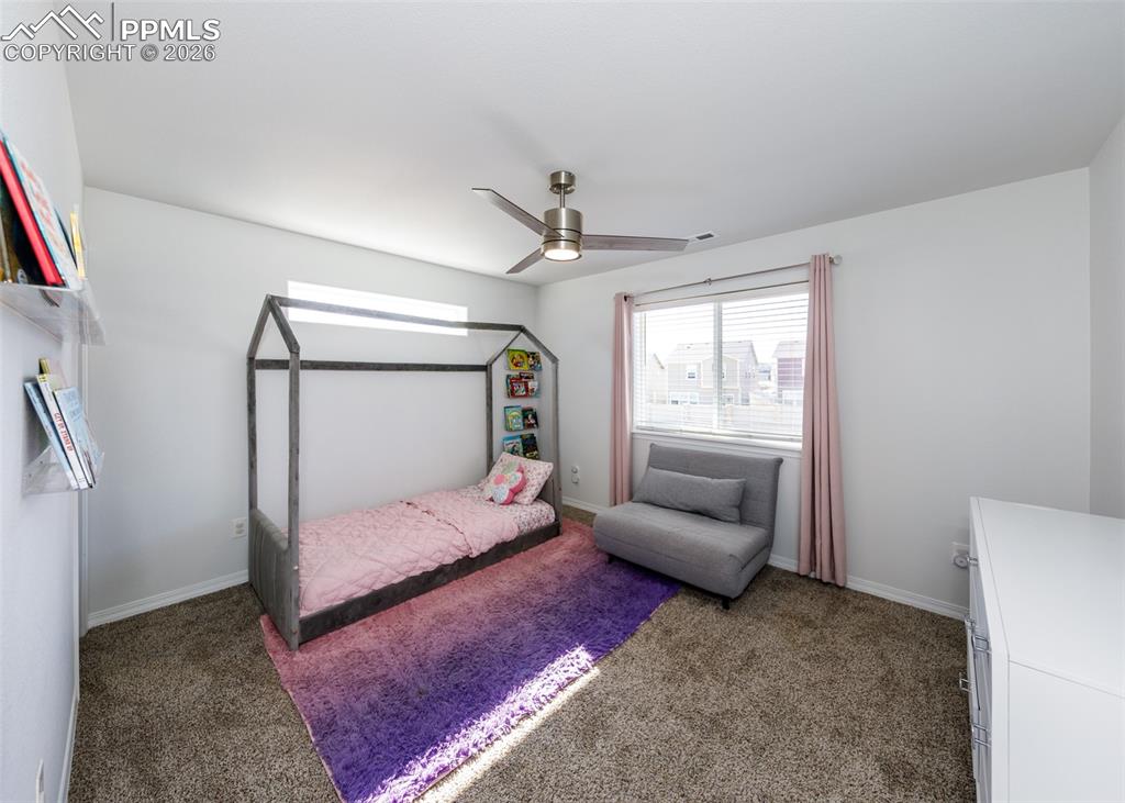 Image 36 of 50: Bedroom