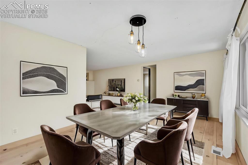 Image 16 of 47: Virtually Staged