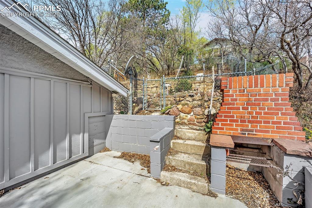 Image 32 of 47: Patio