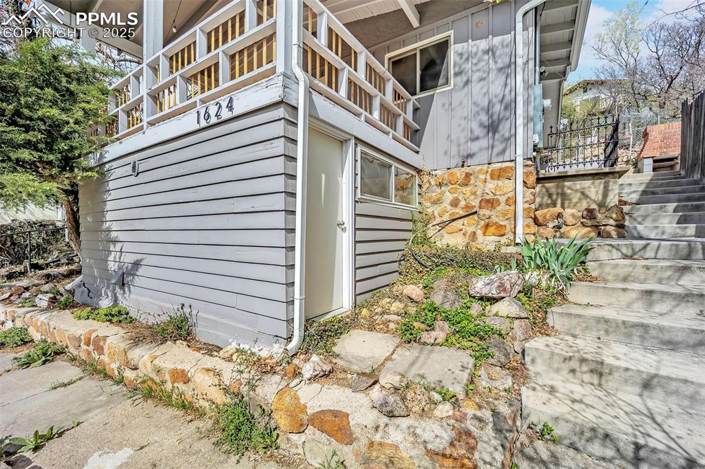 Image 6 of 47: Side of Structure