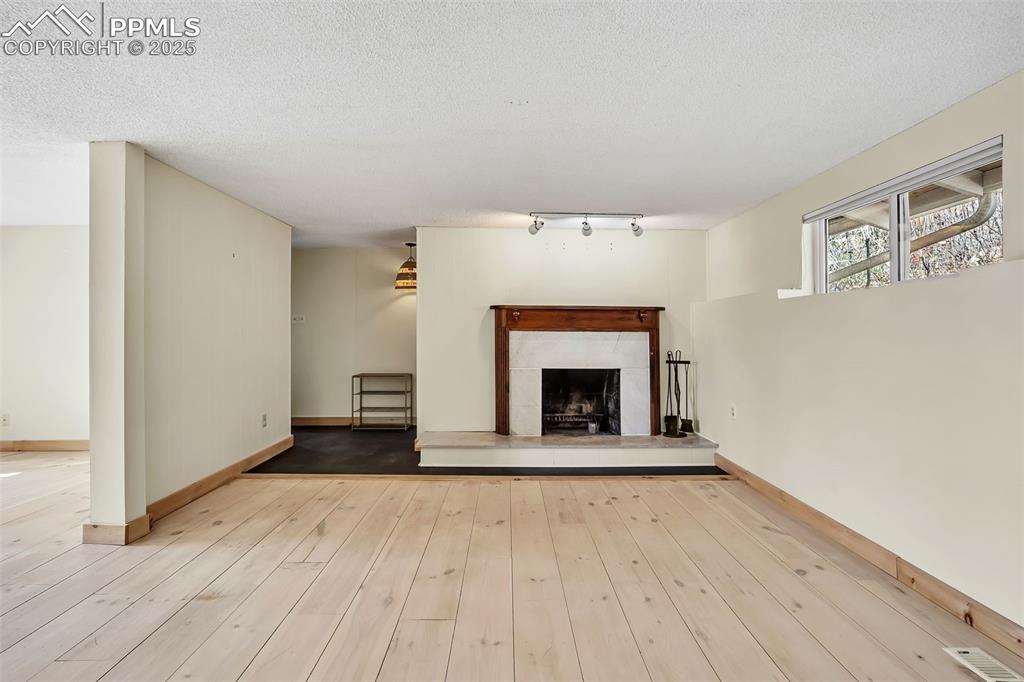 Image 8 of 47: Living Room