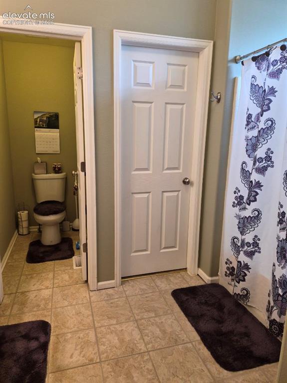 Image 14 of 24: Bathroom