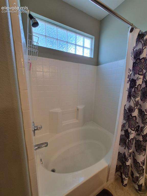 Image 15 of 24: Bathroom