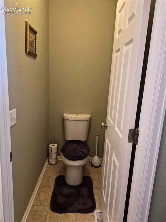 Image 17 of 24: Bathroom