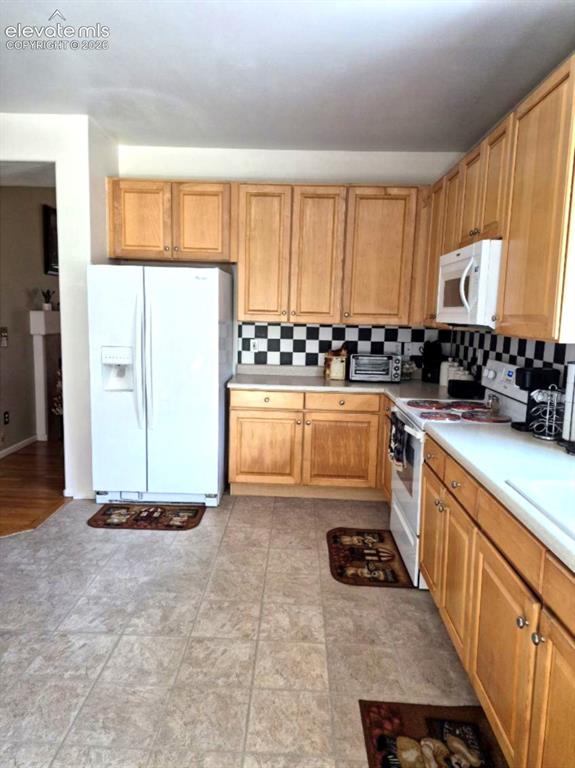 Image 8 of 24: Kitchen