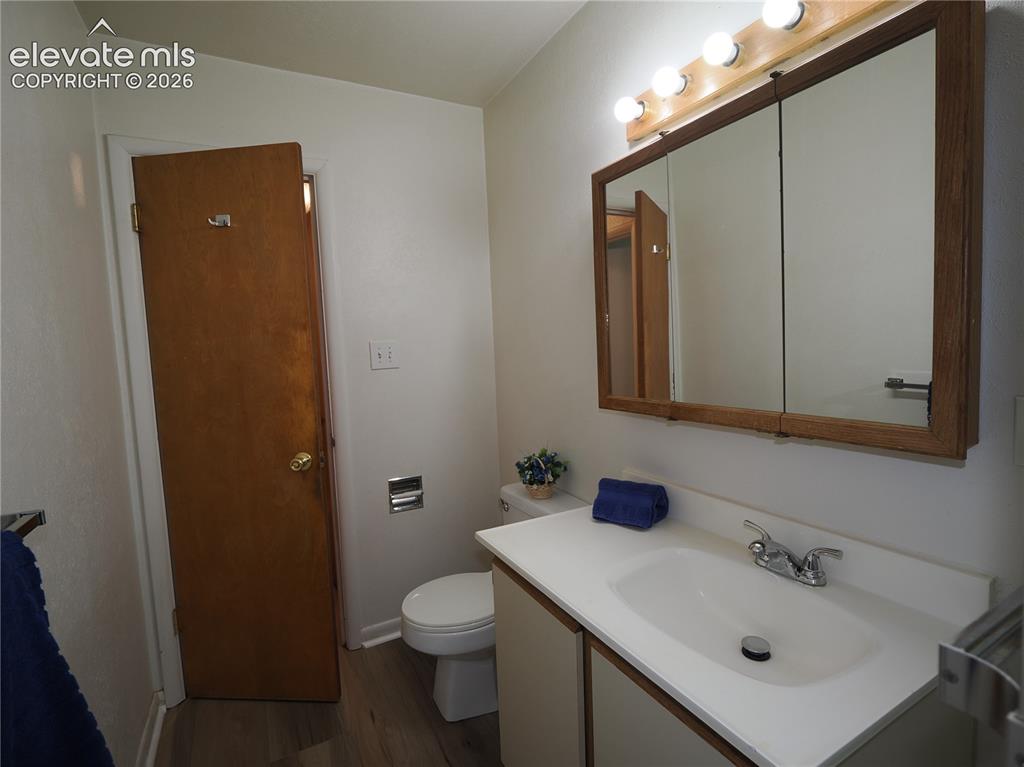 Image 16 of 35: Bathroom