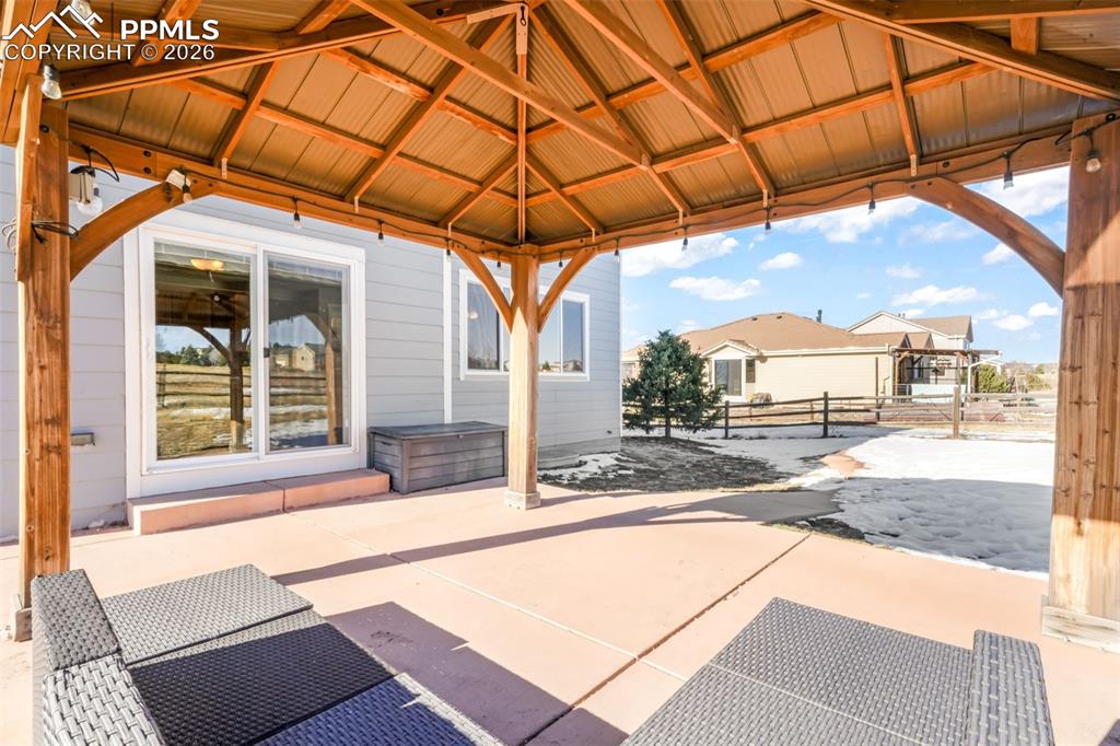 Image 47 of 50: Patio