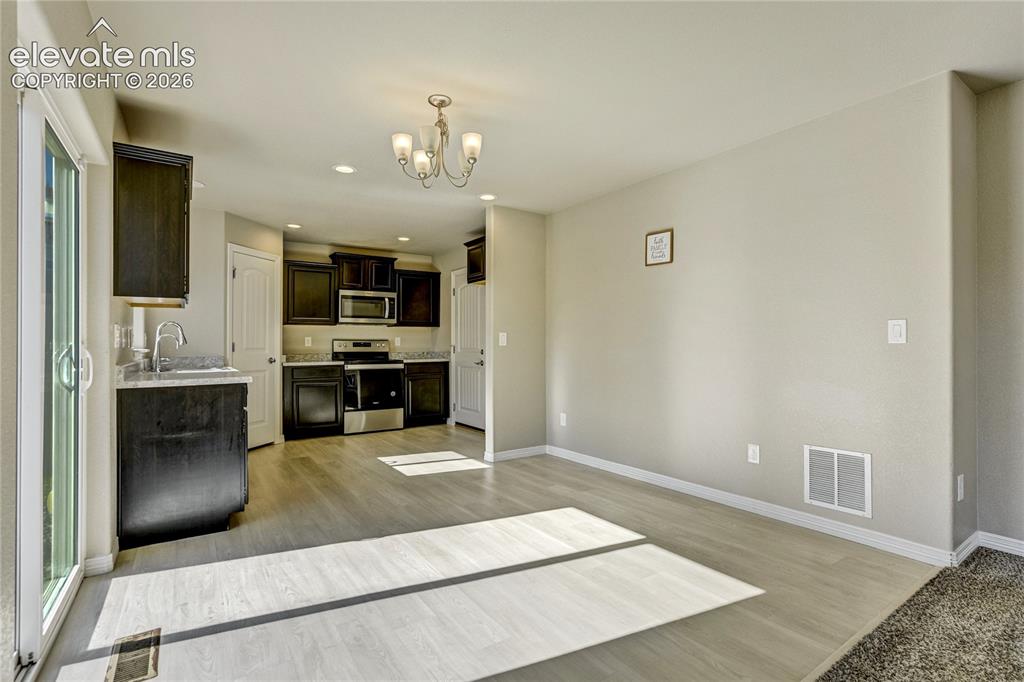 Image 12 of 47: Dining Area