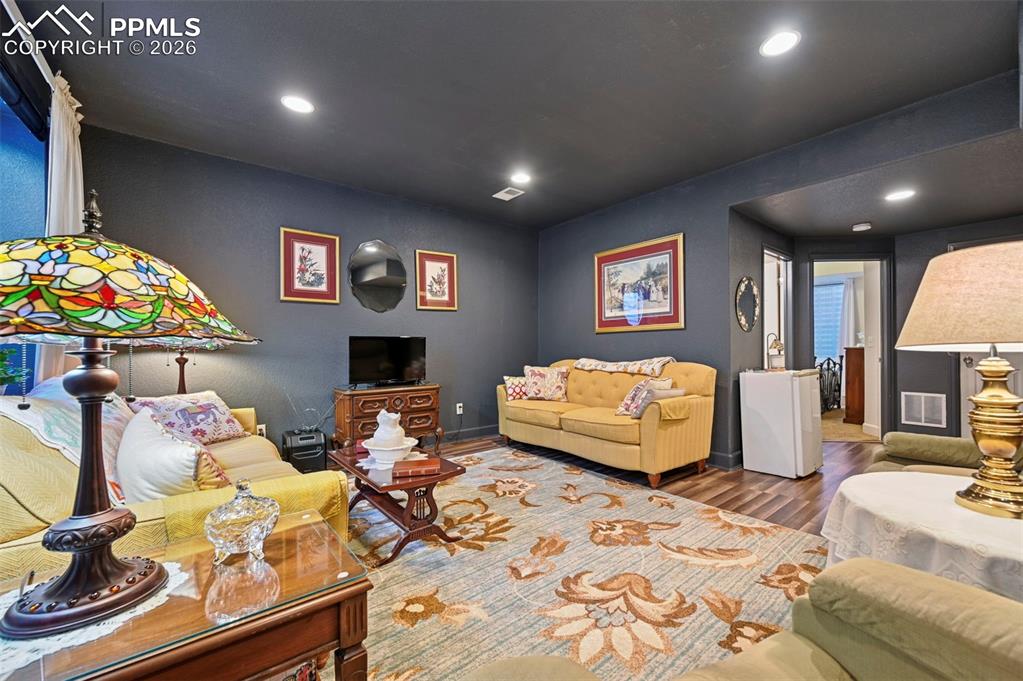 Image 30 of 39: Living Room