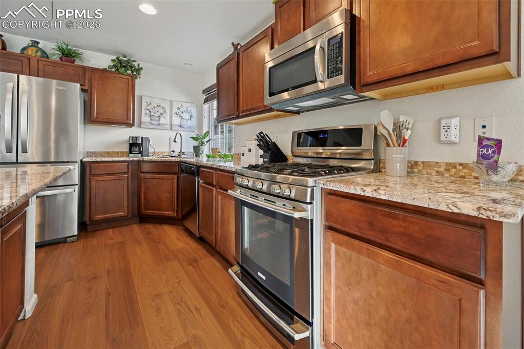 Image 7 of 39: Kitchen