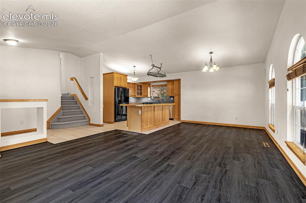 Image 4 of 48: Living Room