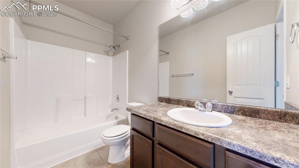 Image 15 of 46: Bathroom