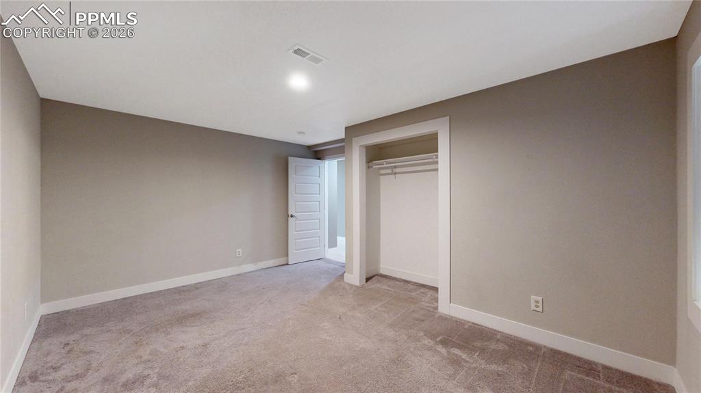 Image 32 of 46: Bedroom