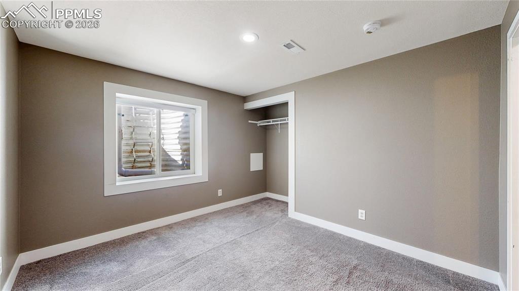 Image 33 of 46: Bedroom