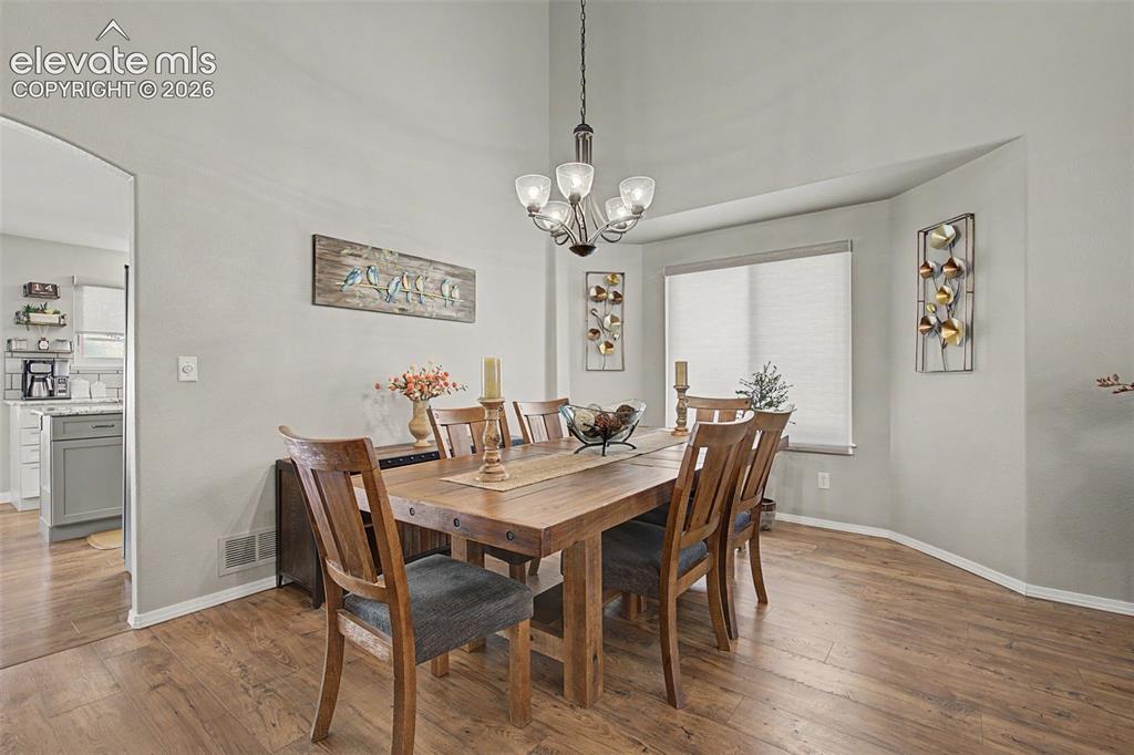 Image 6 of 37: Dining Area