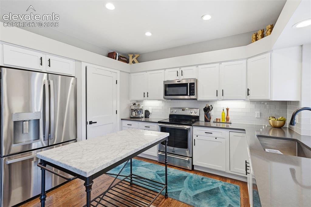 Image 13 of 42: Kitchen