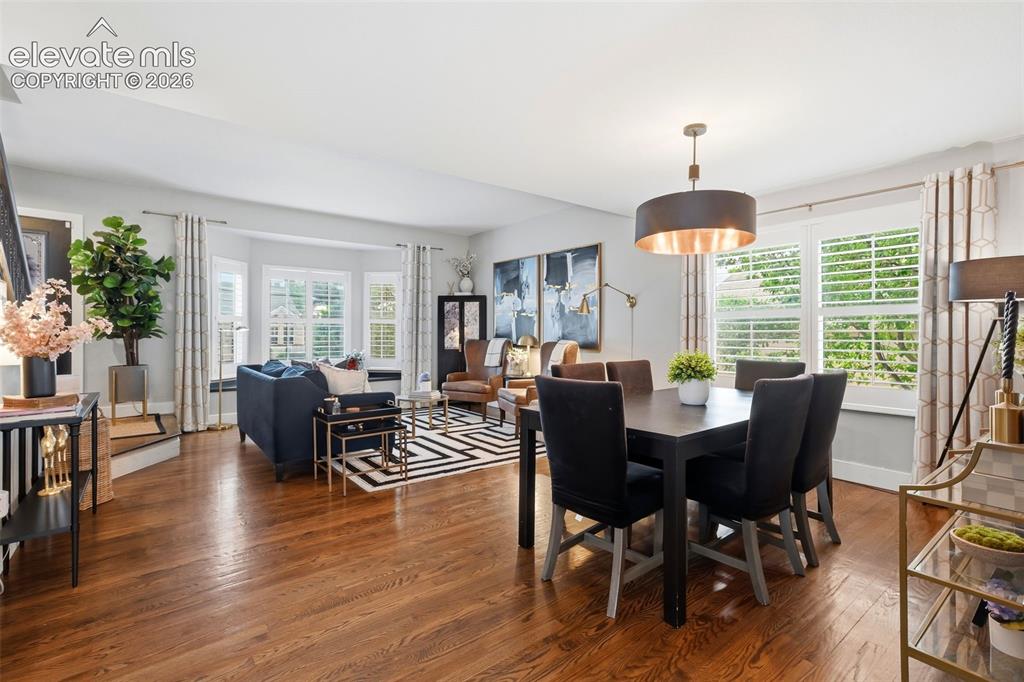Image 9 of 42: Dining Area