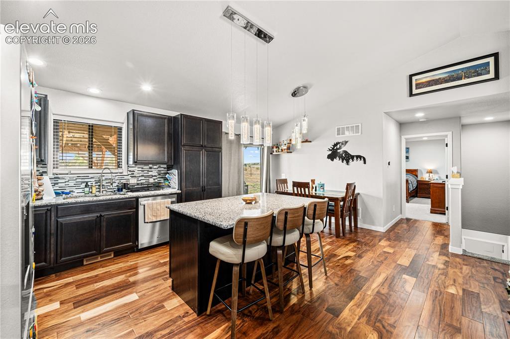 Image 5 of 21: Kitchen