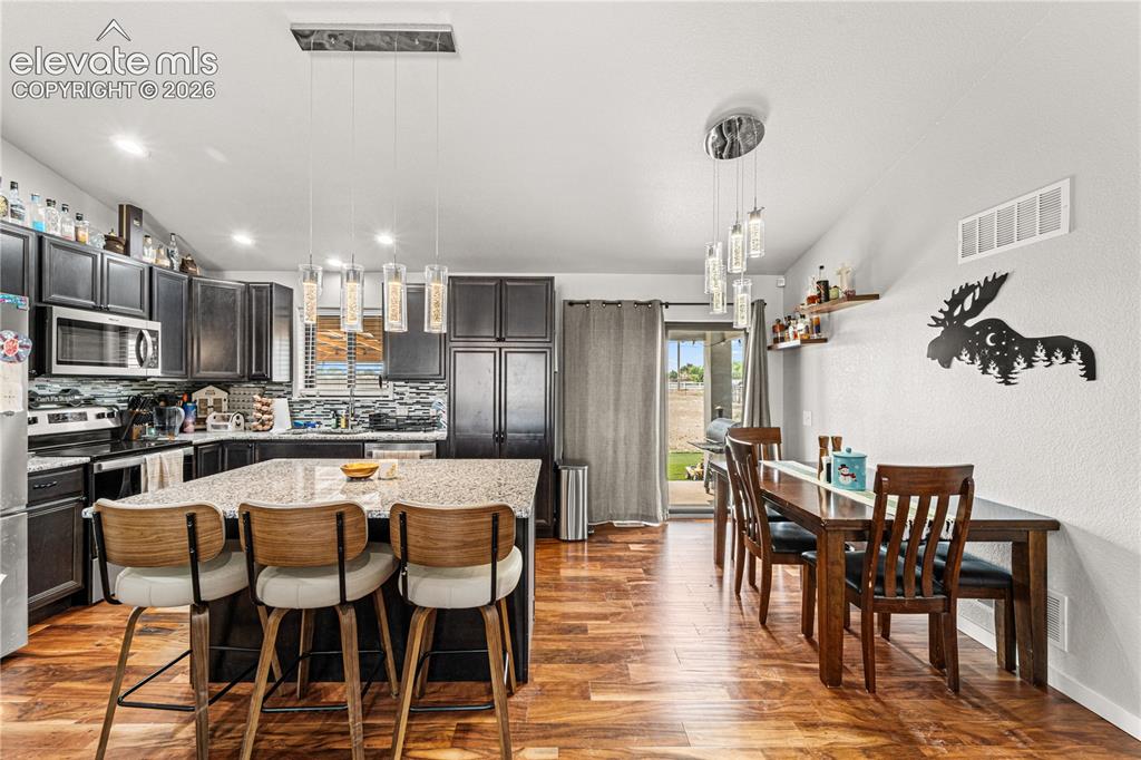 Image 9 of 21: Kitchen