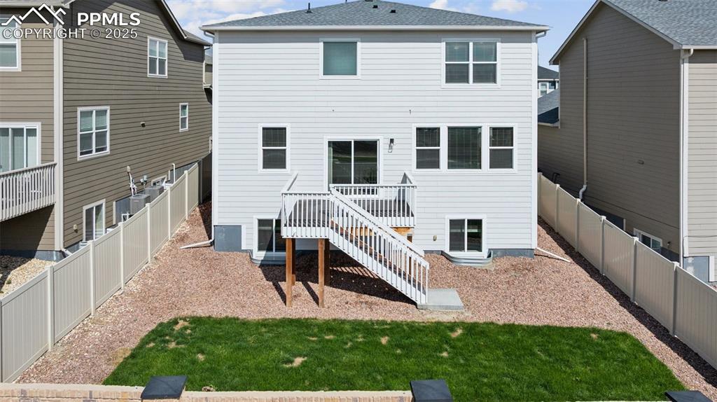 Image 36 of 38: Back of Structure