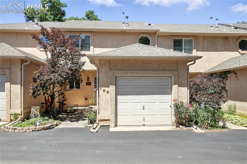 Caption: Welcome to Creekside Townhomes!
