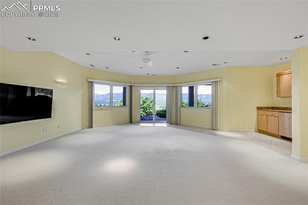 Image 32 of 48: Lower LVL- Walk-Out-Tall ceilings