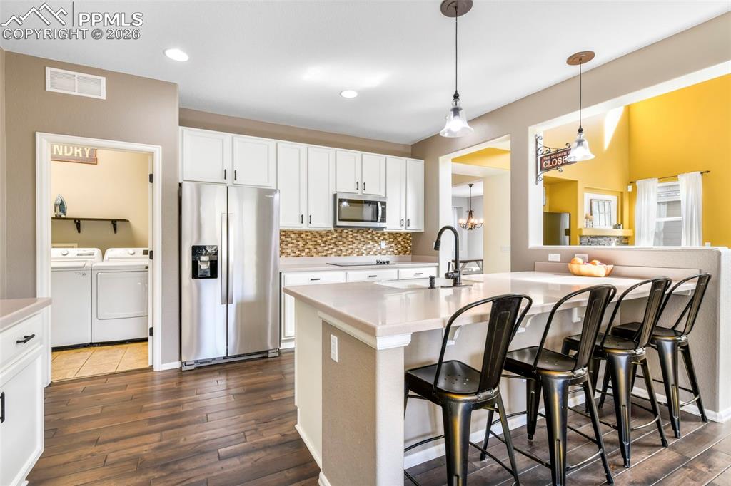 Image 13 of 50: Dining Area