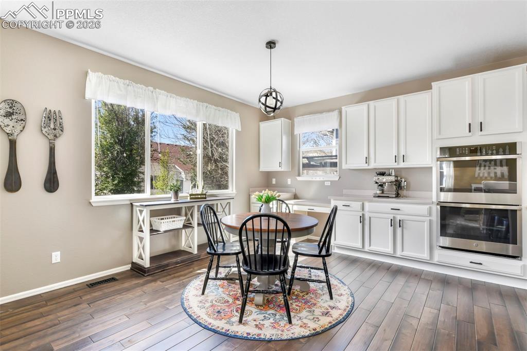 Image 15 of 50: Living Room