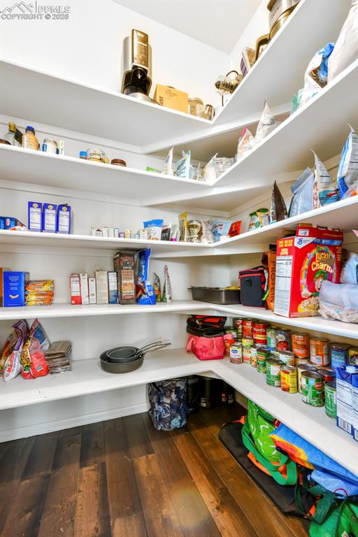 Image 19 of 50: Dining Area