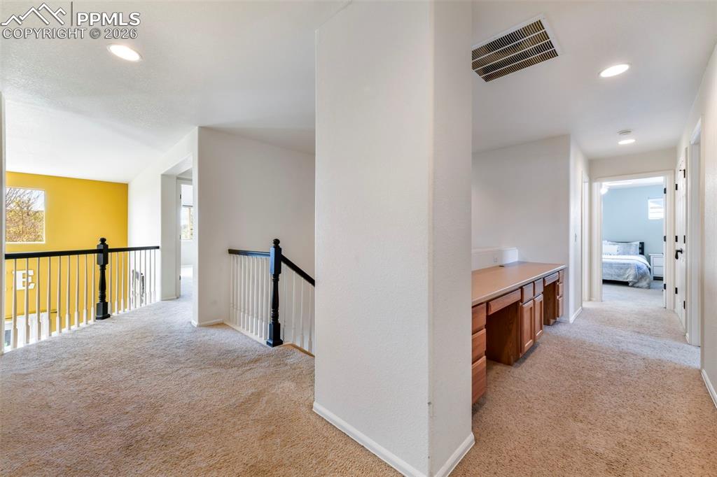 Image 21 of 50: Dining Area