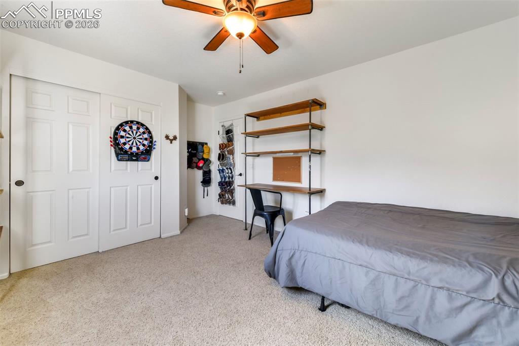 Image 28 of 50: Bedroom