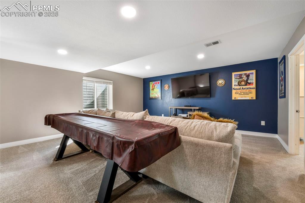 Image 34 of 50: Bathroom