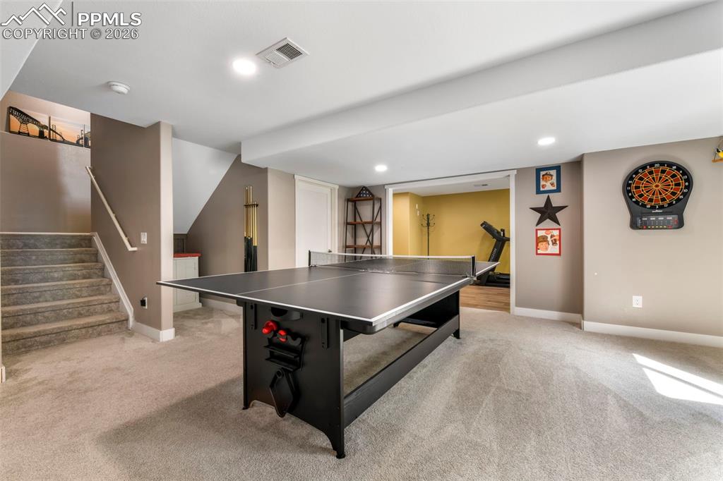 Image 37 of 50: Bedroom