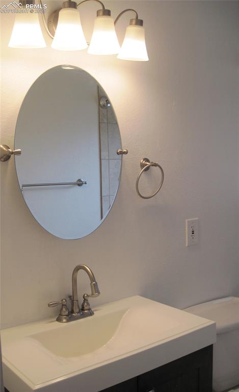 Image 18 of 44: Bathroom