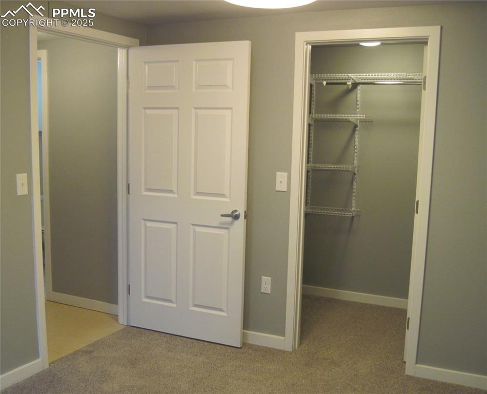 Image 31 of 44: Bedroom