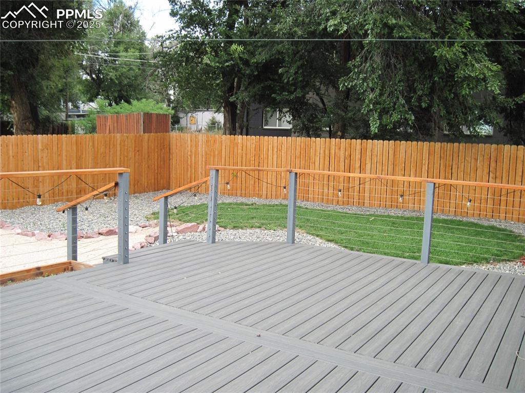 Image 34 of 44: Deck