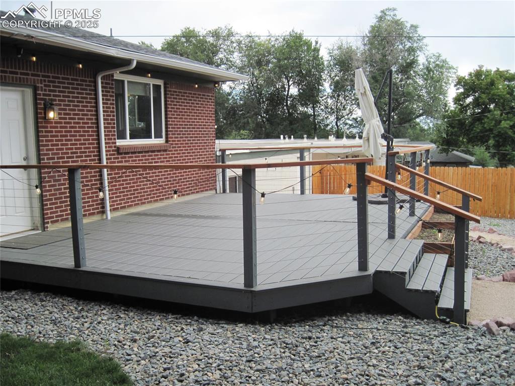 Image 36 of 44: Deck