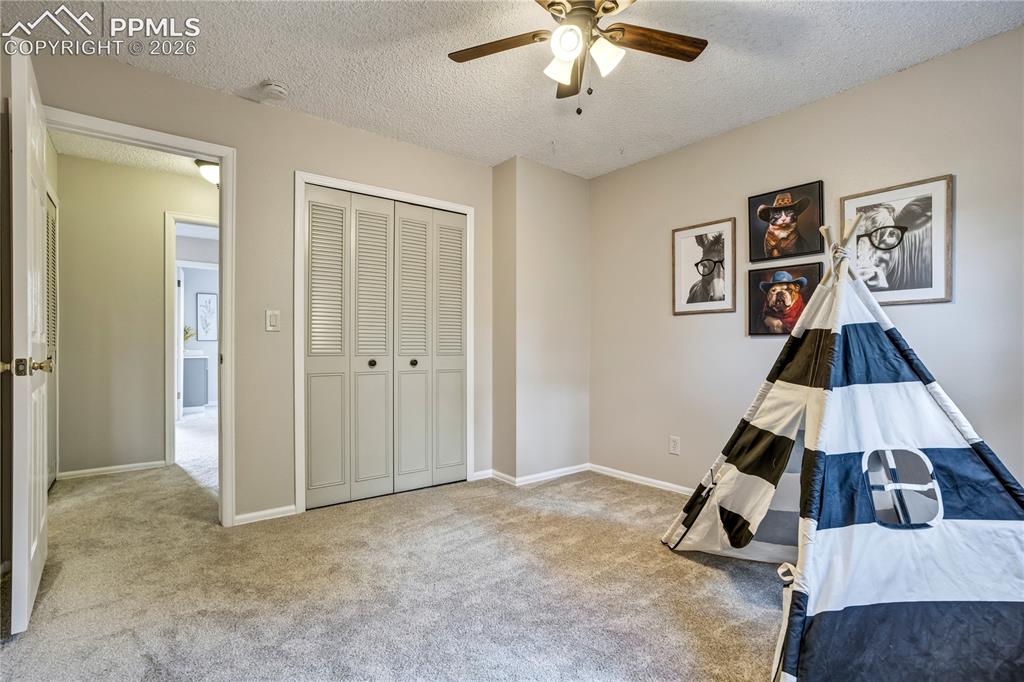Image 16 of 31: Bedroom