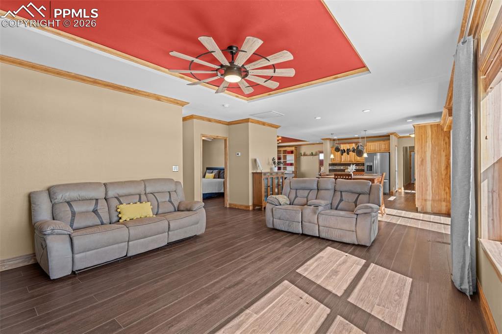 Image 16 of 35: Living Room