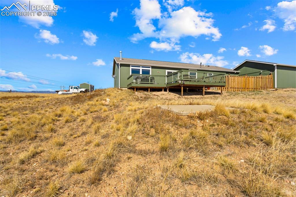 Image 26 of 35: Back of Structure