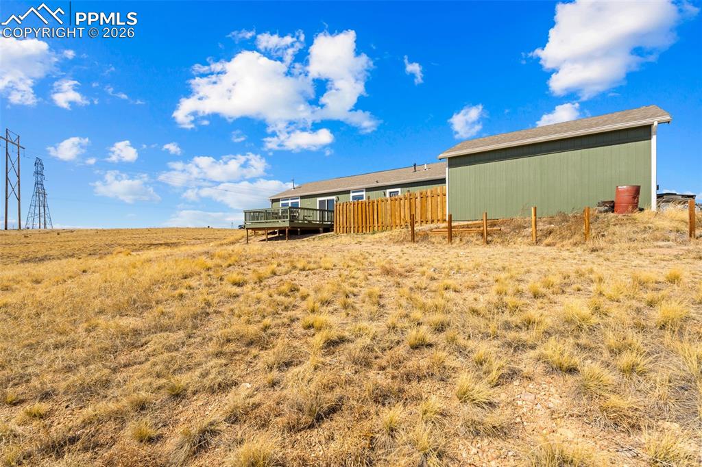 Image 27 of 35: Yard