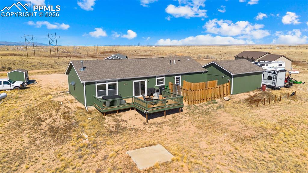 Image 29 of 35: Back of Structure