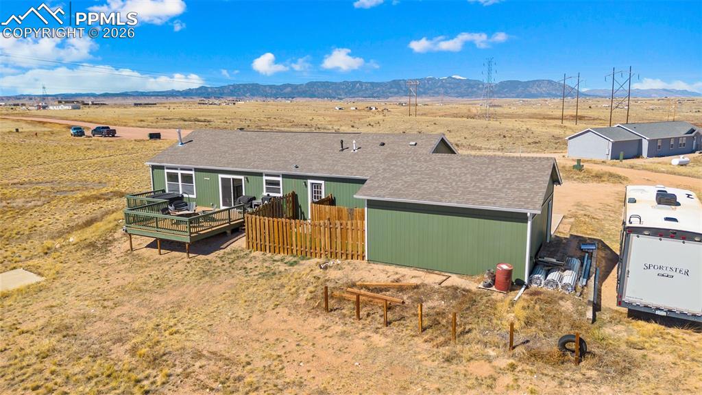 Image 31 of 35: Back of Structure