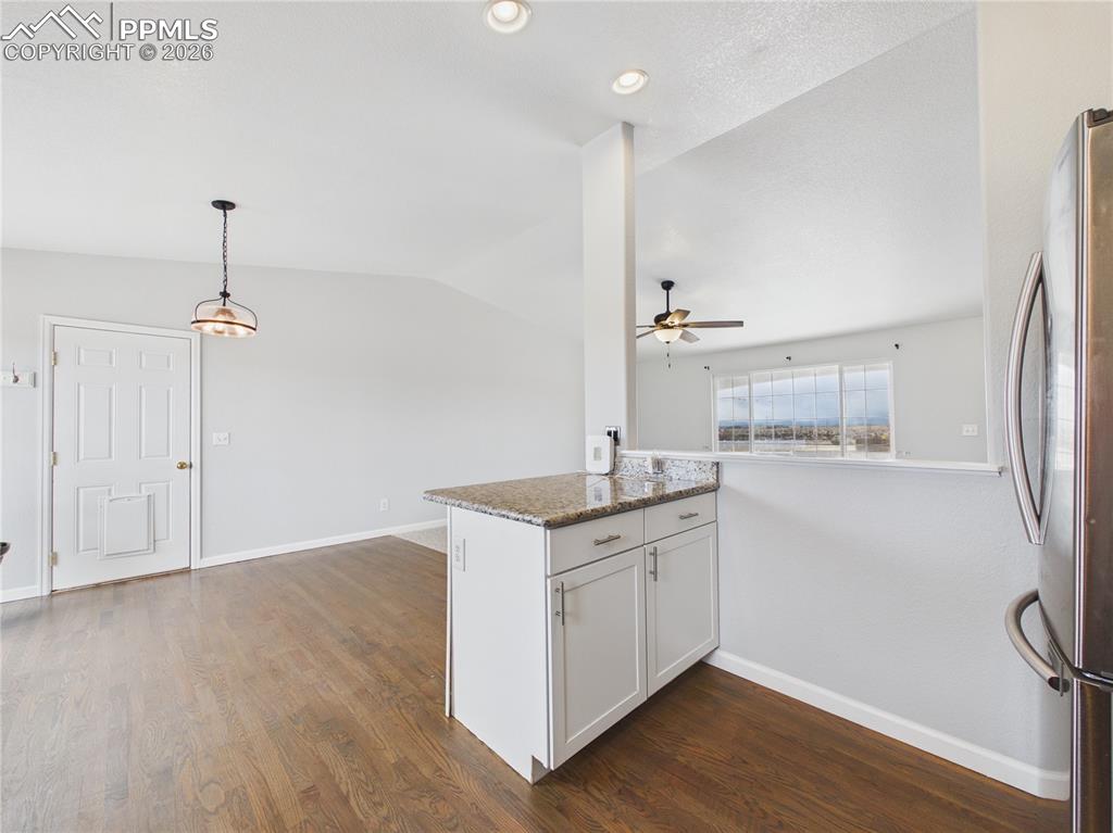 Image 11 of 46: Kitchen