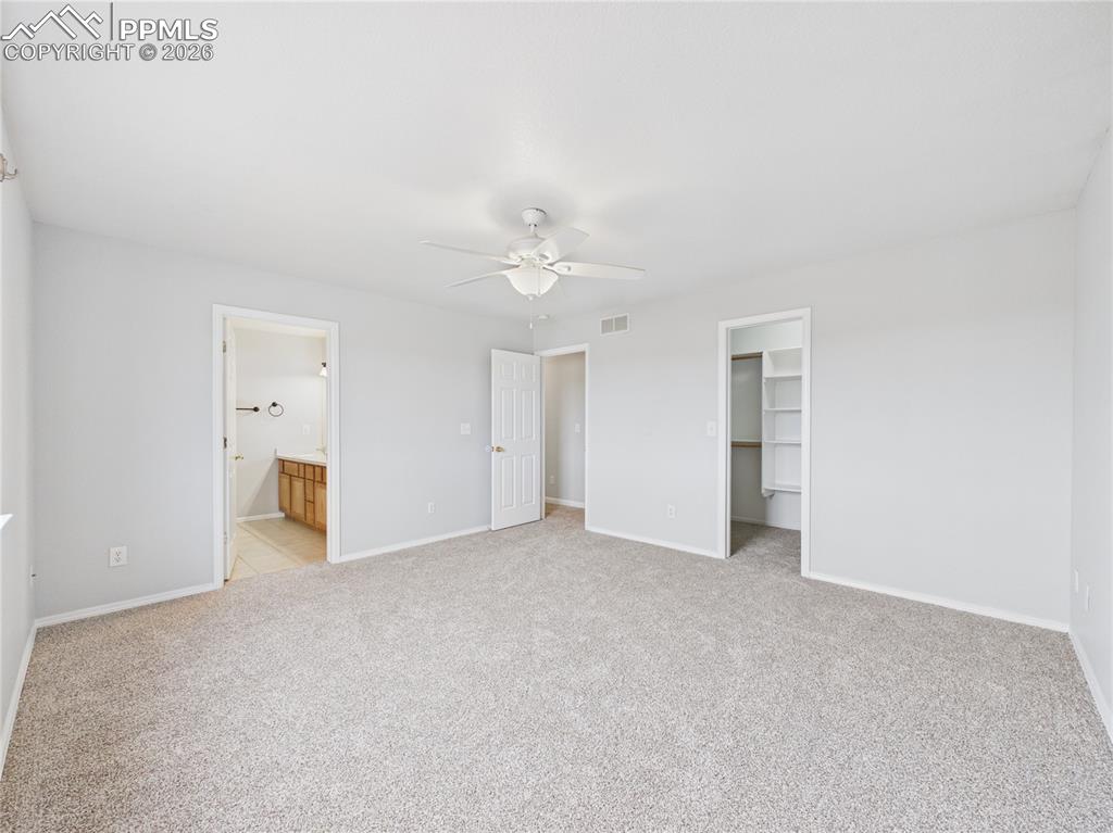 Image 26 of 46: Bedroom